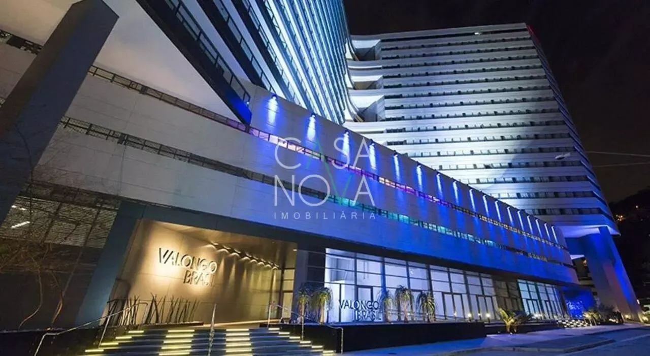 Sala Comercial Mobiliada 42 m&sup2; com Vaga em edf Corporativo &ndash; Pronta para Trabalhar Praça Lions Clube Santos - 