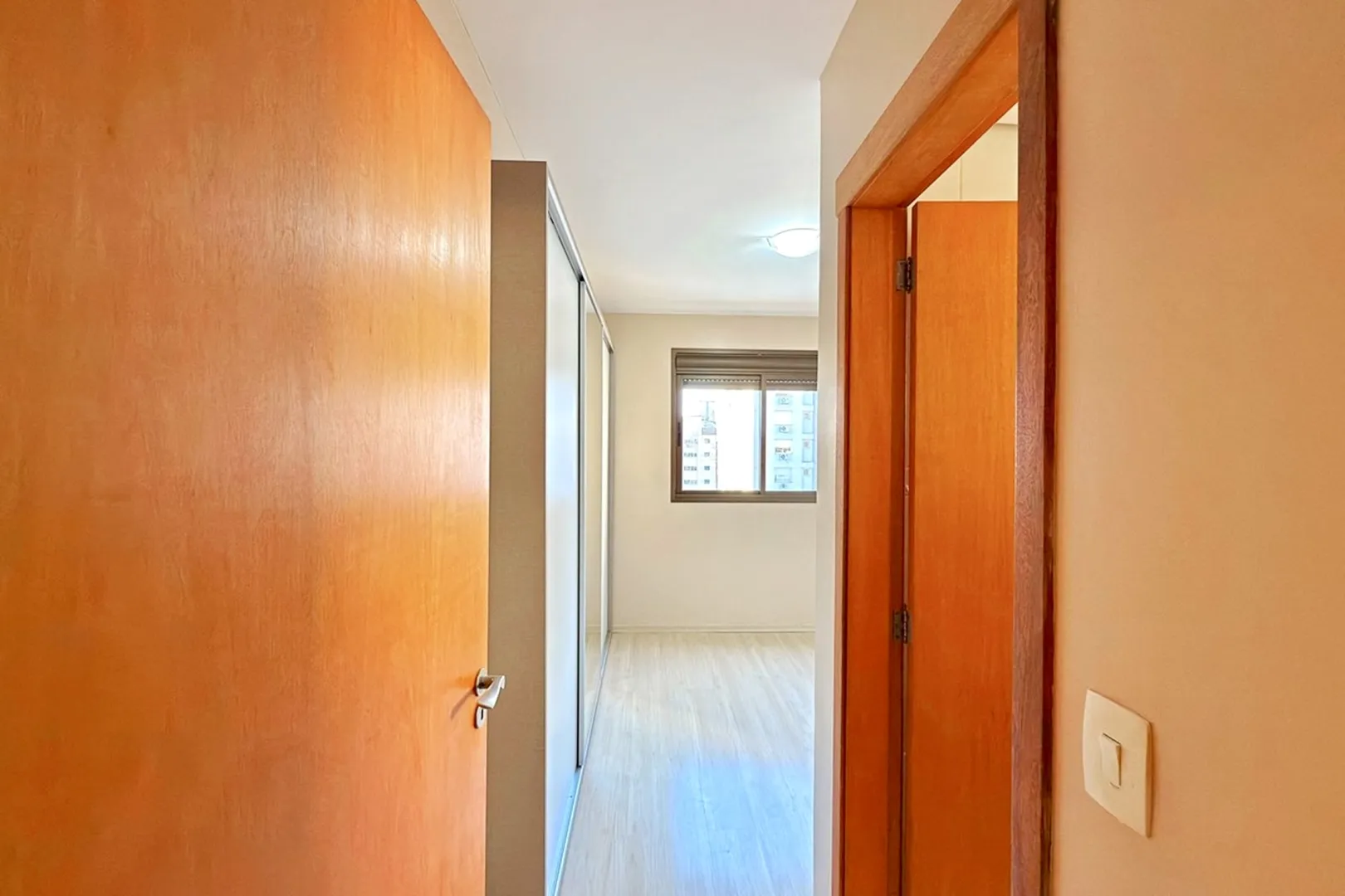 R$ 580.000 - BELO APARTAMENTO - 70M2 - 2 DORM - SU&Iacute;TE - SACADA - VISTA - 2 VAGAS - INFRA Rua Corrêa Lima Porto Alegre - 
