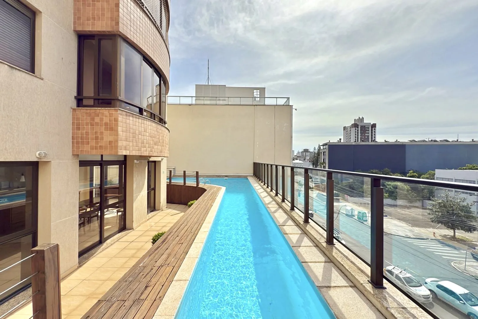 R$ 580.000 - BELO APARTAMENTO - 70M2 - 2 DORM - SU&Iacute;TE - SACADA - VISTA - 2 VAGAS - INFRA Rua Corrêa Lima Porto Alegre - 