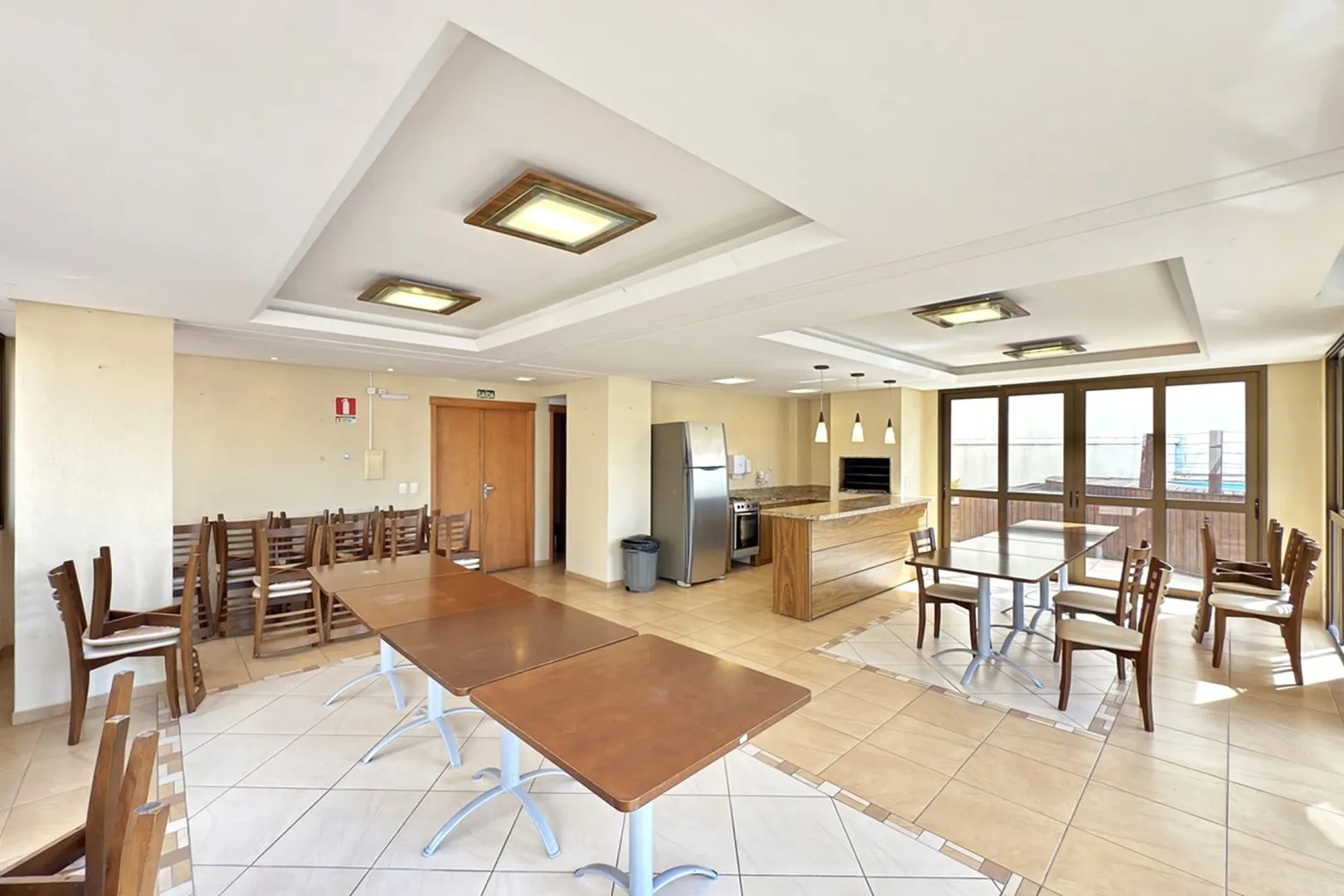 R$ 580.000 - BELO APARTAMENTO - 70M2 - 2 DORM - SU&Iacute;TE - SACADA - VISTA - 2 VAGAS - INFRA Rua Corrêa Lima Porto Alegre - 