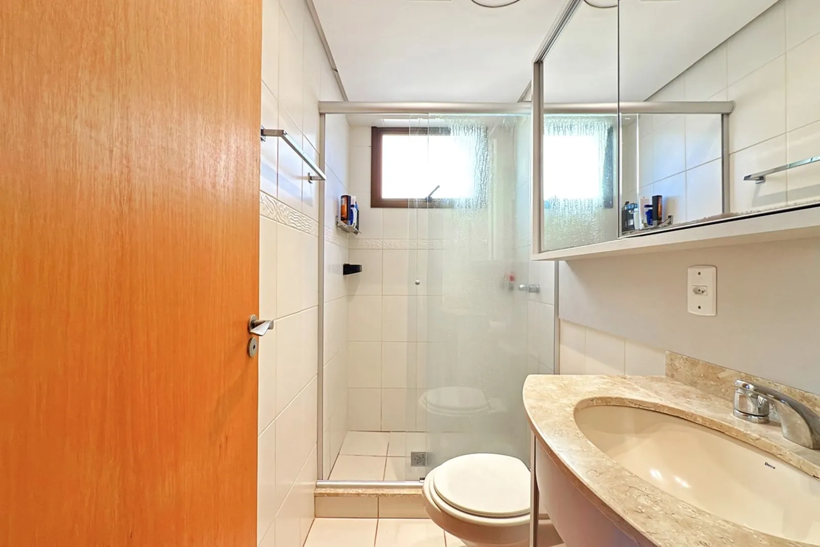 R$ 580.000 - BELO APARTAMENTO - 70M2 - 2 DORM - SU&Iacute;TE - SACADA - VISTA - 2 VAGAS - INFRA Rua Corrêa Lima Porto Alegre - 