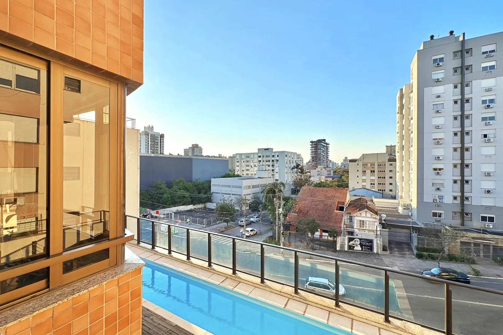R$ 580.000 - BELO APARTAMENTO - 70M2 - 2 DORM - SU&Iacute;TE - SACADA - VISTA - 2 VAGAS - INFRA Rua Corrêa Lima Porto Alegre - 