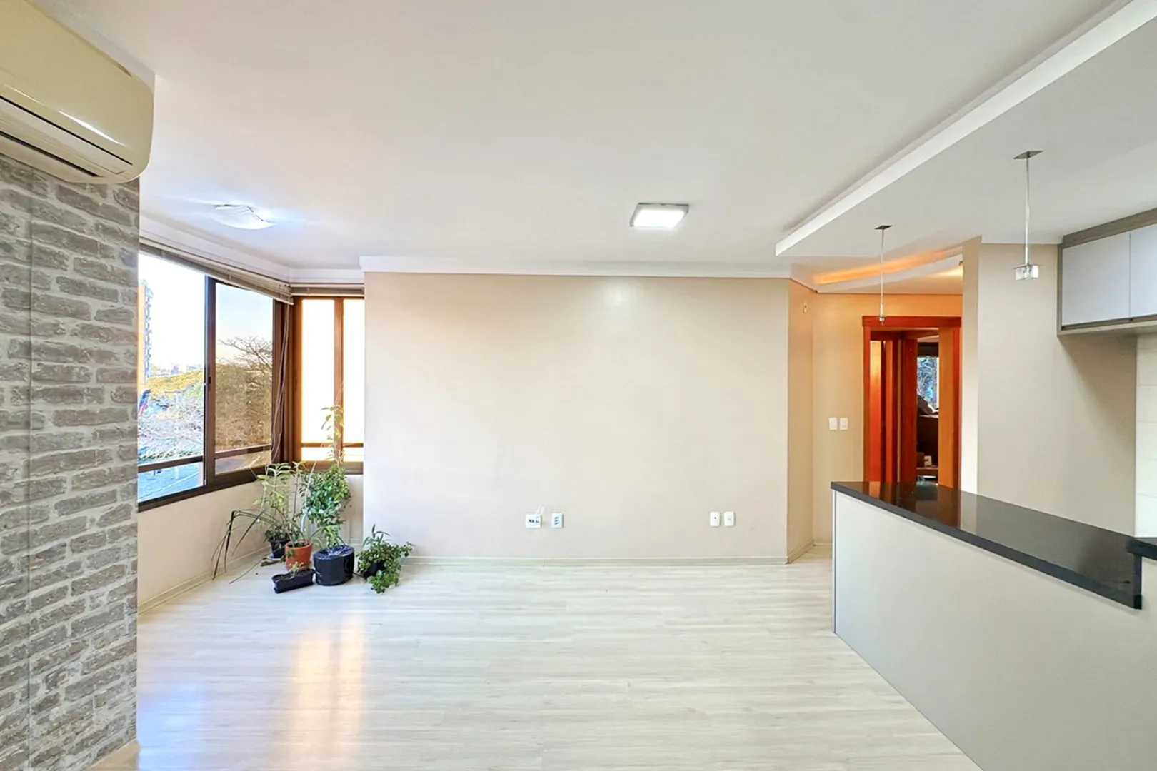 R$ 580.000 - BELO APARTAMENTO - 70M2 - 2 DORM - SU&Iacute;TE - SACADA - VISTA - 2 VAGAS - INFRA Rua Corrêa Lima Porto Alegre - 