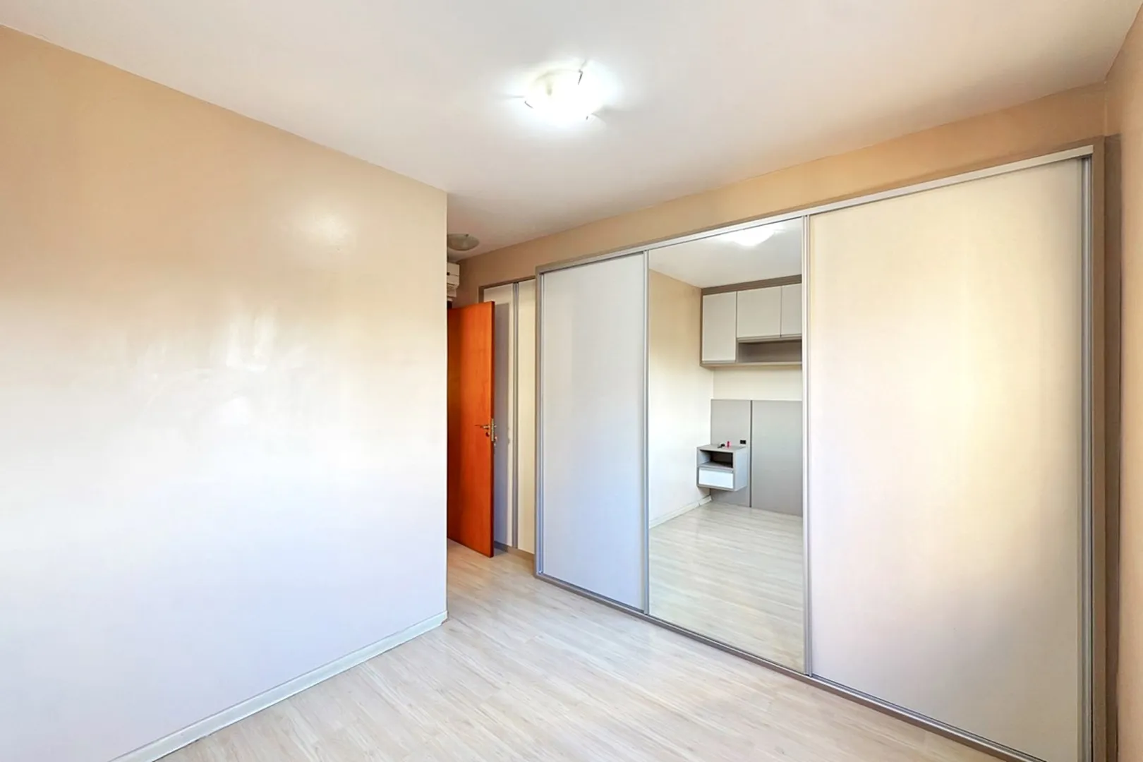 R$ 580.000 - BELO APARTAMENTO - 70M2 - 2 DORM - SU&Iacute;TE - SACADA - VISTA - 2 VAGAS - INFRA Rua Corrêa Lima Porto Alegre - 