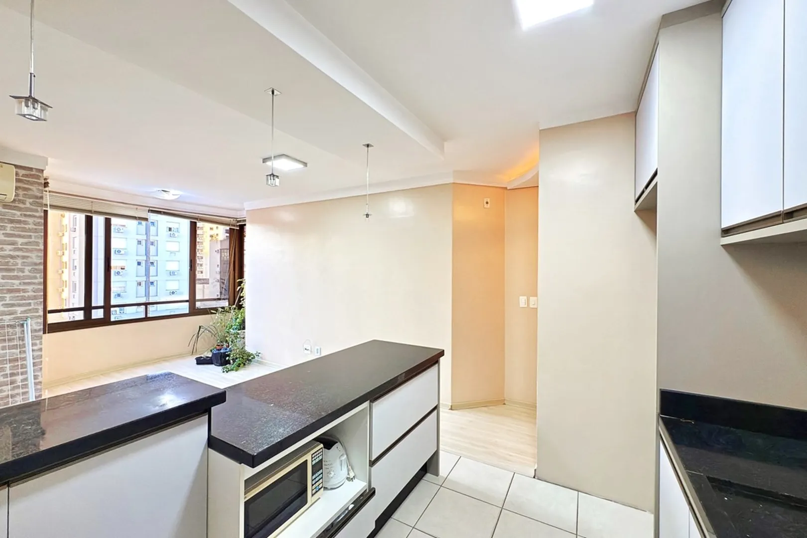 R$ 580.000 - BELO APARTAMENTO - 70M2 - 2 DORM - SU&Iacute;TE - SACADA - VISTA - 2 VAGAS - INFRA Rua Corrêa Lima Porto Alegre - 