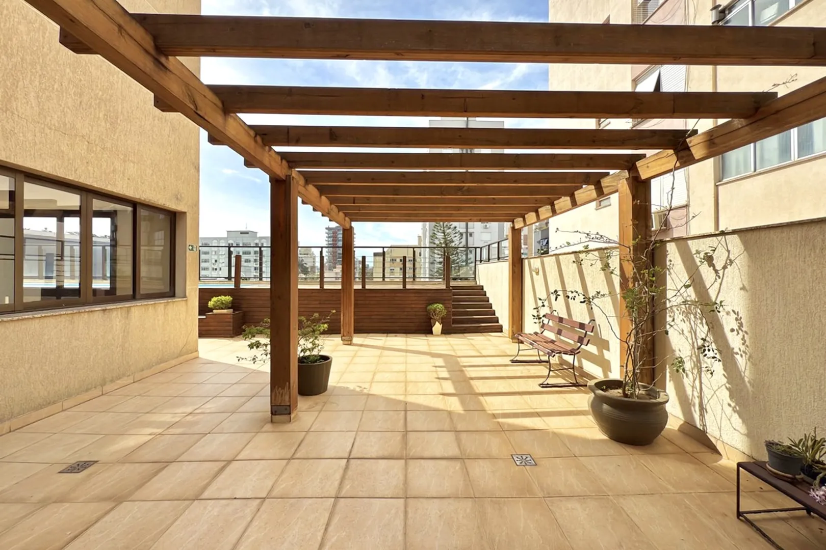 R$ 580.000 - BELO APARTAMENTO - 70M2 - 2 DORM - SU&Iacute;TE - SACADA - VISTA - 2 VAGAS - INFRA Rua Corrêa Lima Porto Alegre - 