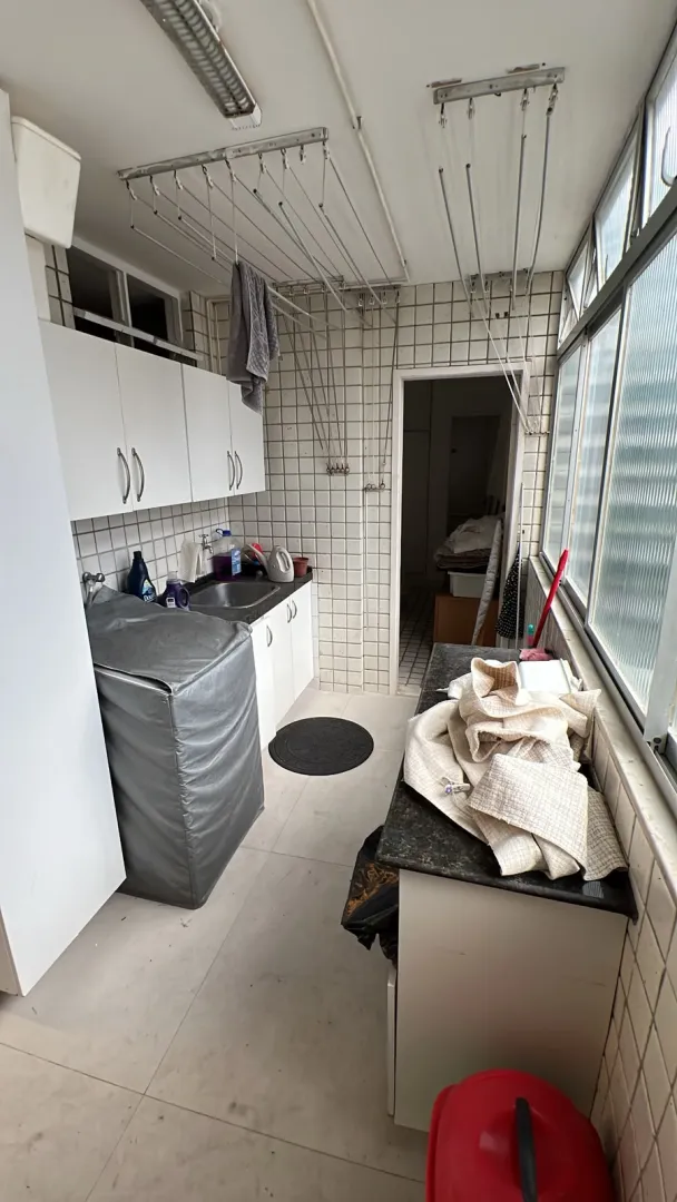 Apartamento &agrave; venda com 202 m&sup2; | 4 quartos sendo 1 su&iacute;te | Varanda | 2 vagas Avenida Boa Viagem Recife - 