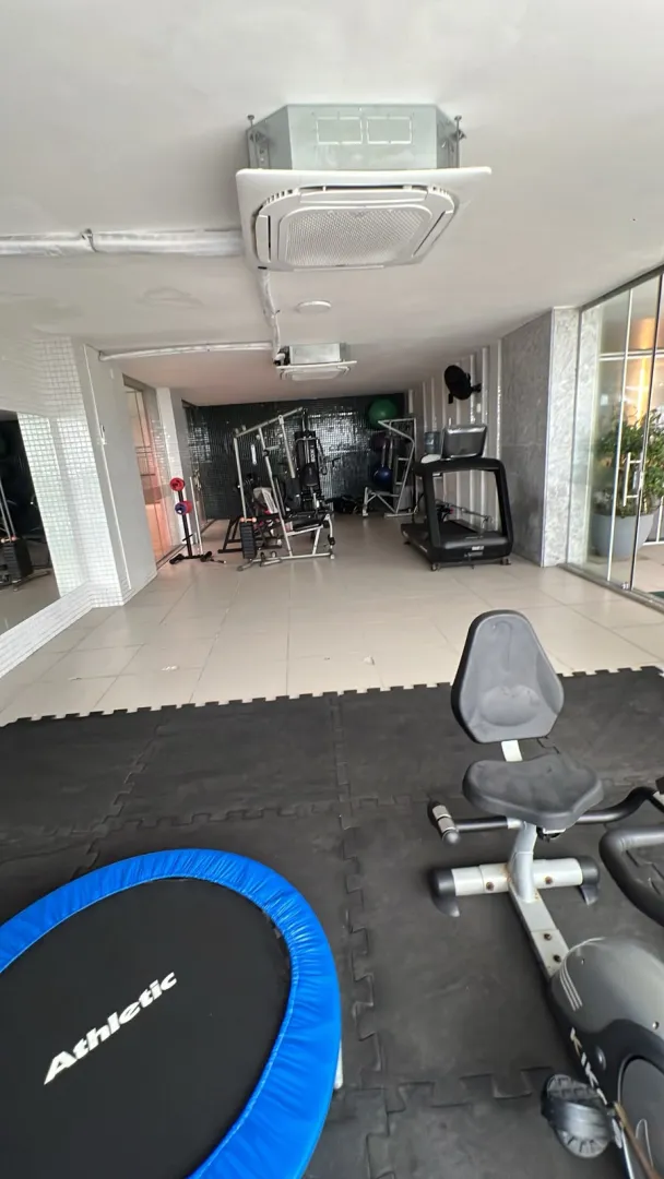 Apartamento &agrave; venda com 202 m&sup2; | 4 quartos sendo 1 su&iacute;te | Varanda | 2 vagas Avenida Boa Viagem Recife - 