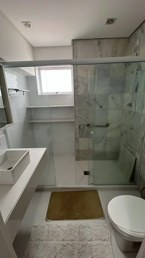 Apartamento &agrave; venda com 202 m&sup2; | 4 quartos sendo 1 su&iacute;te | Varanda | 2 vagas Avenida Boa Viagem Recife - 