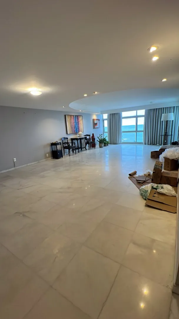 Apartamento &agrave; venda com 202 m&sup2; | 4 quartos sendo 1 su&iacute;te | Varanda | 2 vagas Avenida Boa Viagem Recife - 