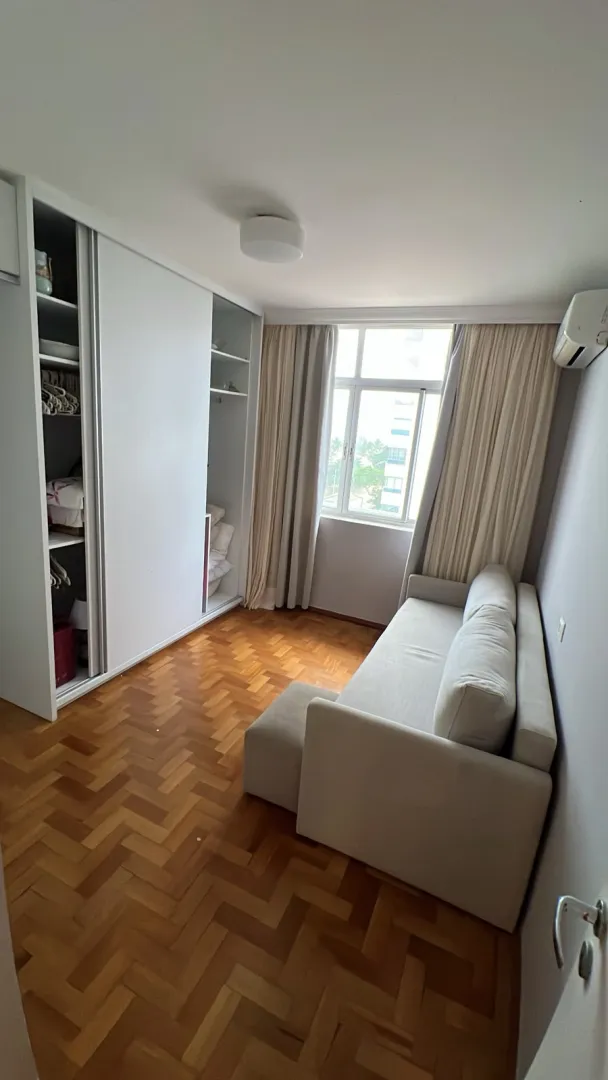 Apartamento &agrave; venda com 202 m&sup2; | 4 quartos sendo 1 su&iacute;te | Varanda | 2 vagas Avenida Boa Viagem Recife - 