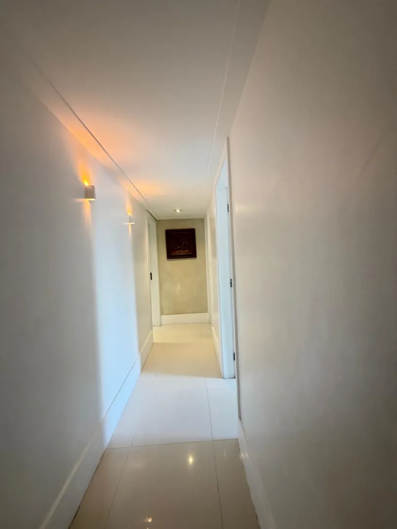 APARTAMENTO 4 QUARTOS 3 SU&Iacute;TES VARANDAS 2 GARAGENS ELEVADORES &Agrave; VENDA NA BARRA! Rua Engenheiro Milton Oliveira Salvador - 