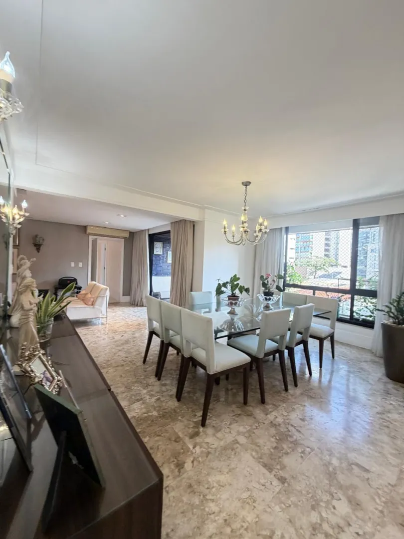 APARTAMENTO 4 QUARTOS 3 SU&Iacute;TES VARANDAS 2 GARAGENS ELEVADORES &Agrave; VENDA NA BARRA! Rua Engenheiro Milton Oliveira Salvador - 