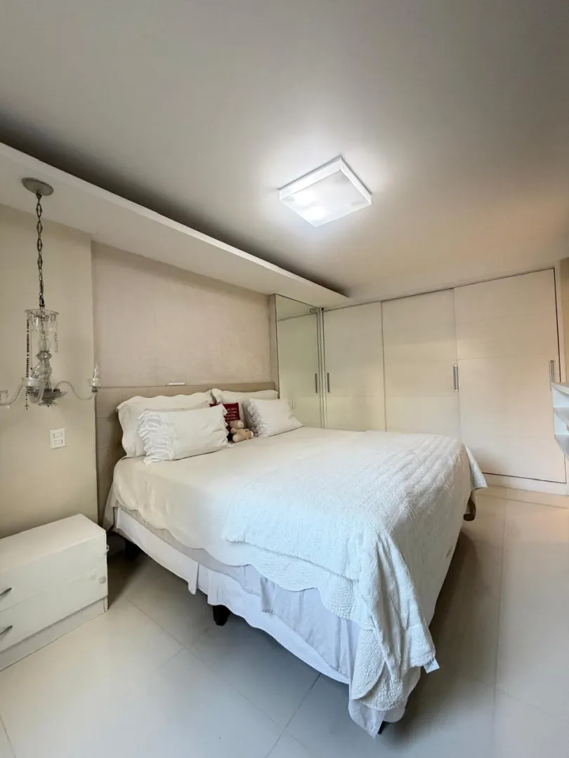 APARTAMENTO 4 QUARTOS 3 SU&Iacute;TES VARANDAS 2 GARAGENS ELEVADORES &Agrave; VENDA NA BARRA! Rua Engenheiro Milton Oliveira Salvador - 