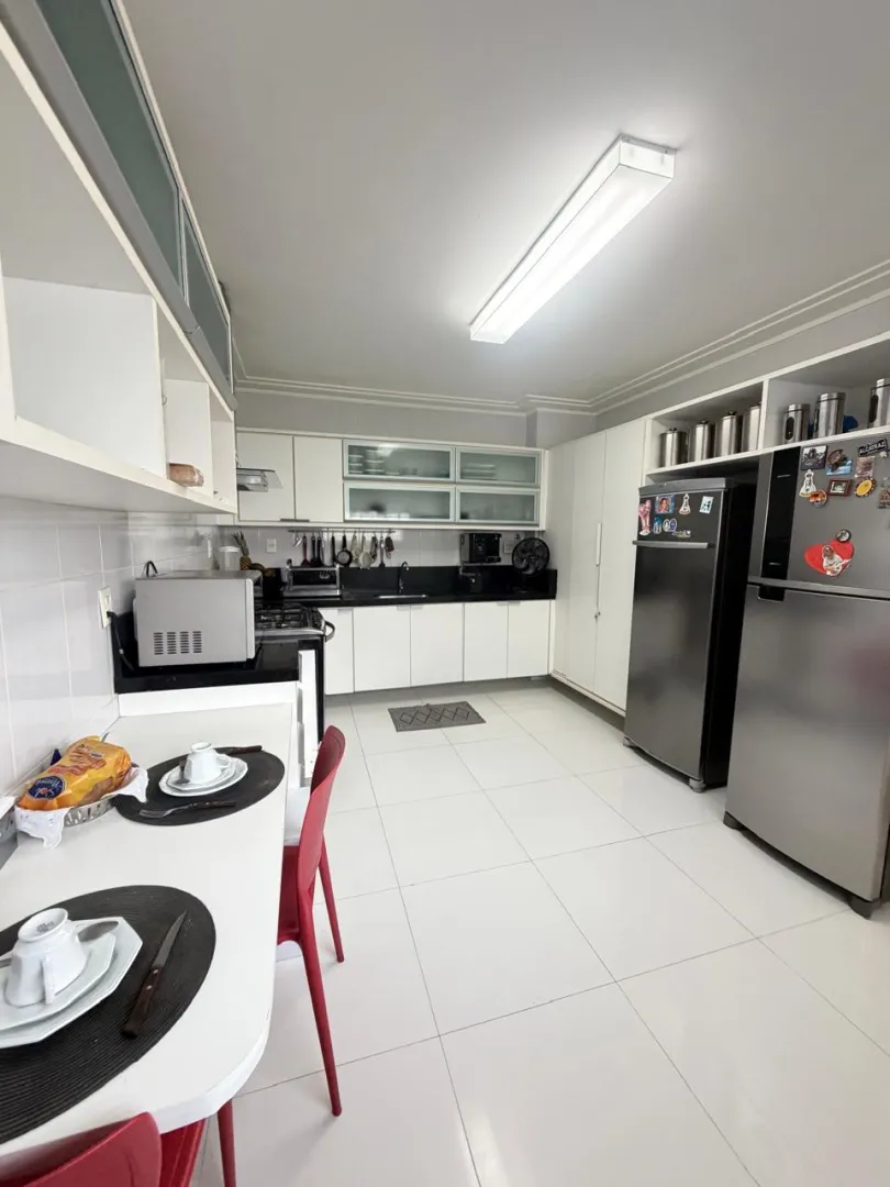 APARTAMENTO 4 QUARTOS 3 SU&Iacute;TES VARANDAS 2 GARAGENS ELEVADORES &Agrave; VENDA NA BARRA! Rua Engenheiro Milton Oliveira Salvador - 