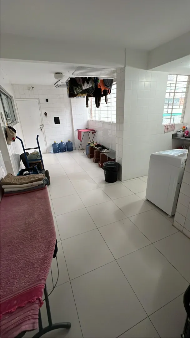 Apartamento &agrave; venda com 230 m&sup2; | 4 quartos sendo 2 su&iacute;tes | 2 vagas | Varanda Rua dos Navegantes Recife - 