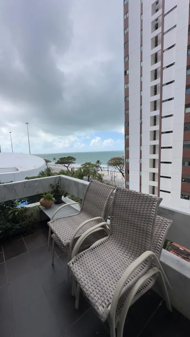 Apartamento &agrave; venda com 289 m&sup2; | 3 quartos sendo 1 su&iacute;te | 2 vagas | Varanda vista pro mar Rua Jean Mermoz Recife - 