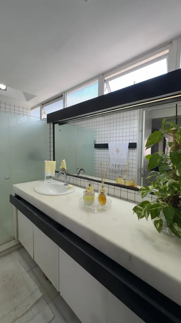 Apartamento &agrave; venda com 289 m&sup2; | 3 quartos sendo 1 su&iacute;te | 2 vagas | Varanda vista pro mar Rua Jean Mermoz Recife - 
