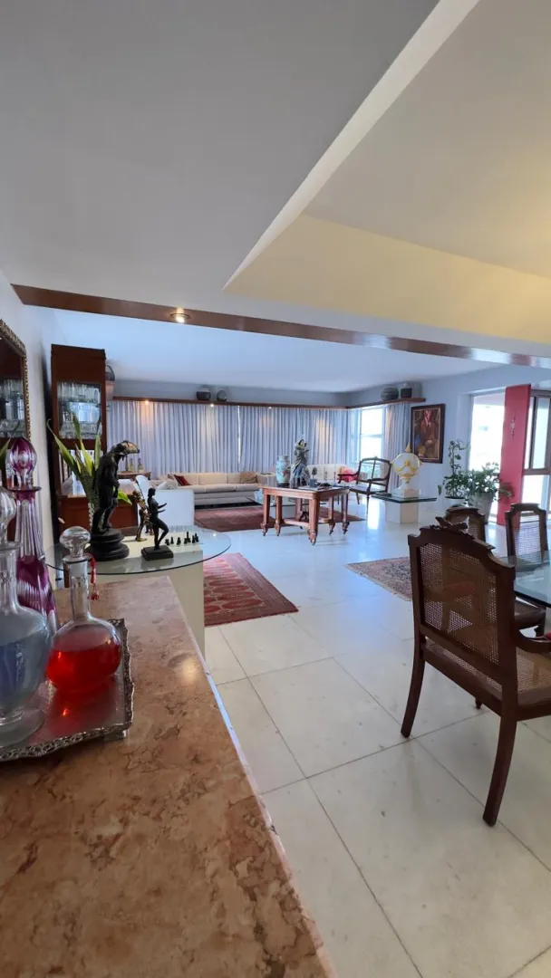 Apartamento &agrave; venda com 289 m&sup2; | 3 quartos sendo 1 su&iacute;te | 2 vagas | Varanda vista pro mar Rua Jean Mermoz Recife - 