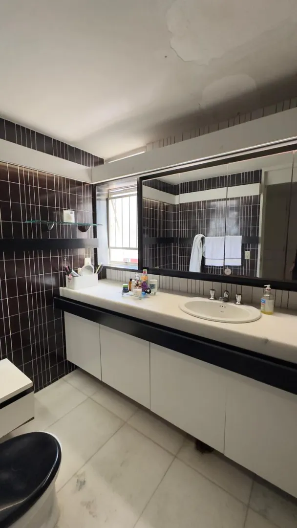 Apartamento &agrave; venda com 289 m&sup2; | 3 quartos sendo 1 su&iacute;te | 2 vagas | Varanda vista pro mar Rua Jean Mermoz Recife - 