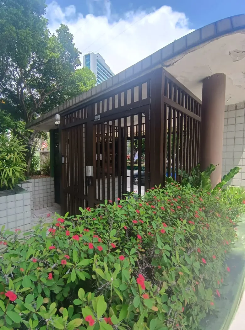 Apartamento &agrave; venda com 140 m&sup2; | 3 quartos sendo 1 su&iacute;te | 1 vaga | Nascente Avenida Engenheiro Domingos Ferreira Recife - 