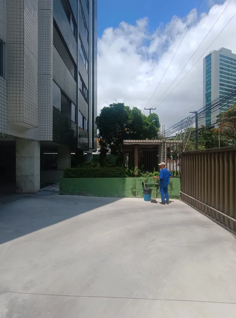 Apartamento &agrave; venda com 140 m&sup2; | 3 quartos sendo 1 su&iacute;te | 1 vaga | Nascente Avenida Engenheiro Domingos Ferreira Recife - 