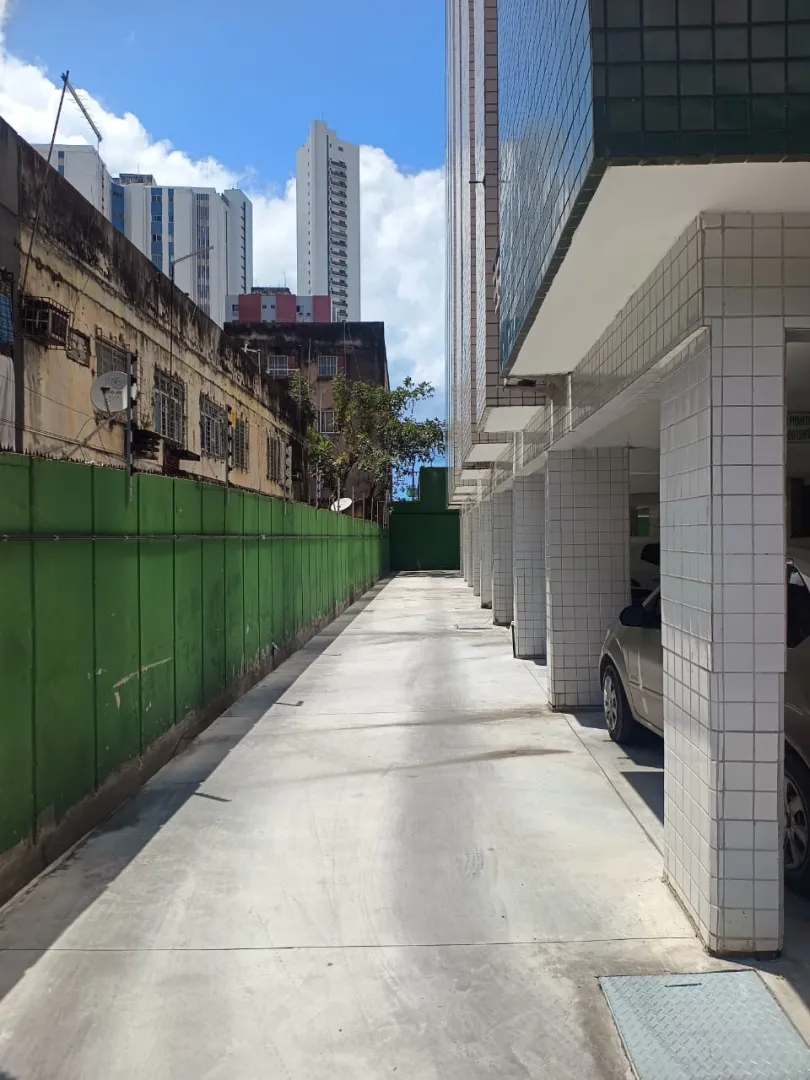 Apartamento &agrave; venda com 140 m&sup2; | 3 quartos sendo 1 su&iacute;te | 1 vaga | Nascente Avenida Engenheiro Domingos Ferreira Recife - 