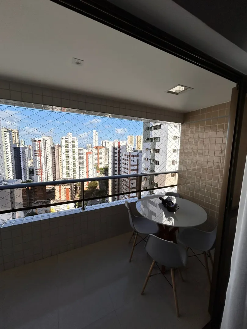 Apartamento &agrave; venda com 136 m&sup2; | 4 quartos sendo 2 su&iacute;tes | Nascente | Varanda Rua Dom José Lopes Recife - 