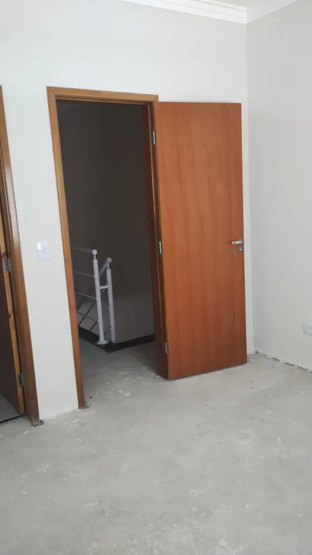 Sobrado a venda em Osasco no Jd das Flores com 125m&sup2; 3 dormit&oacute;rios, suite e 4 vagas; Rua Jasmim Osasco - 