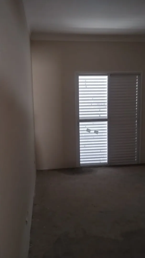 Sobrado a venda em Osasco no Jd das Flores com 125m&sup2; 3 dormit&oacute;rios, suite e 4 vagas; Rua Jasmim Osasco - 