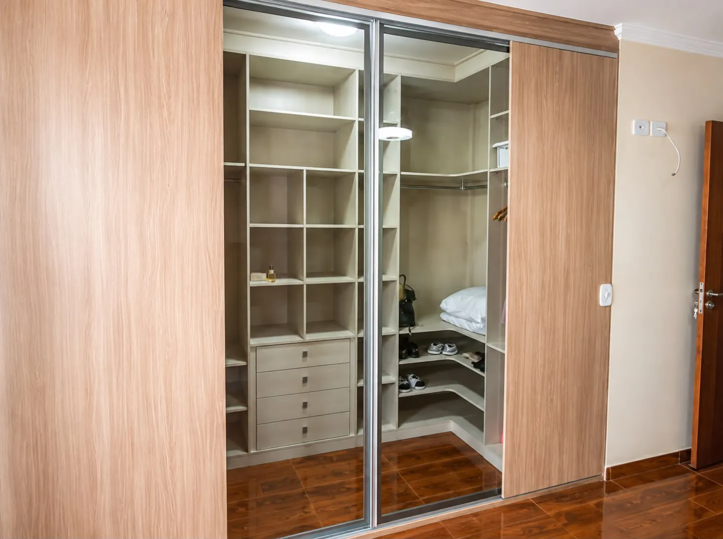 Sobrado a venda em Osasco com 140m&sup2;, 3 Dormit&oacute;rios 2vagase espa&ccedil;o gourmet Rua Sérgio Pompêo Osasco - 