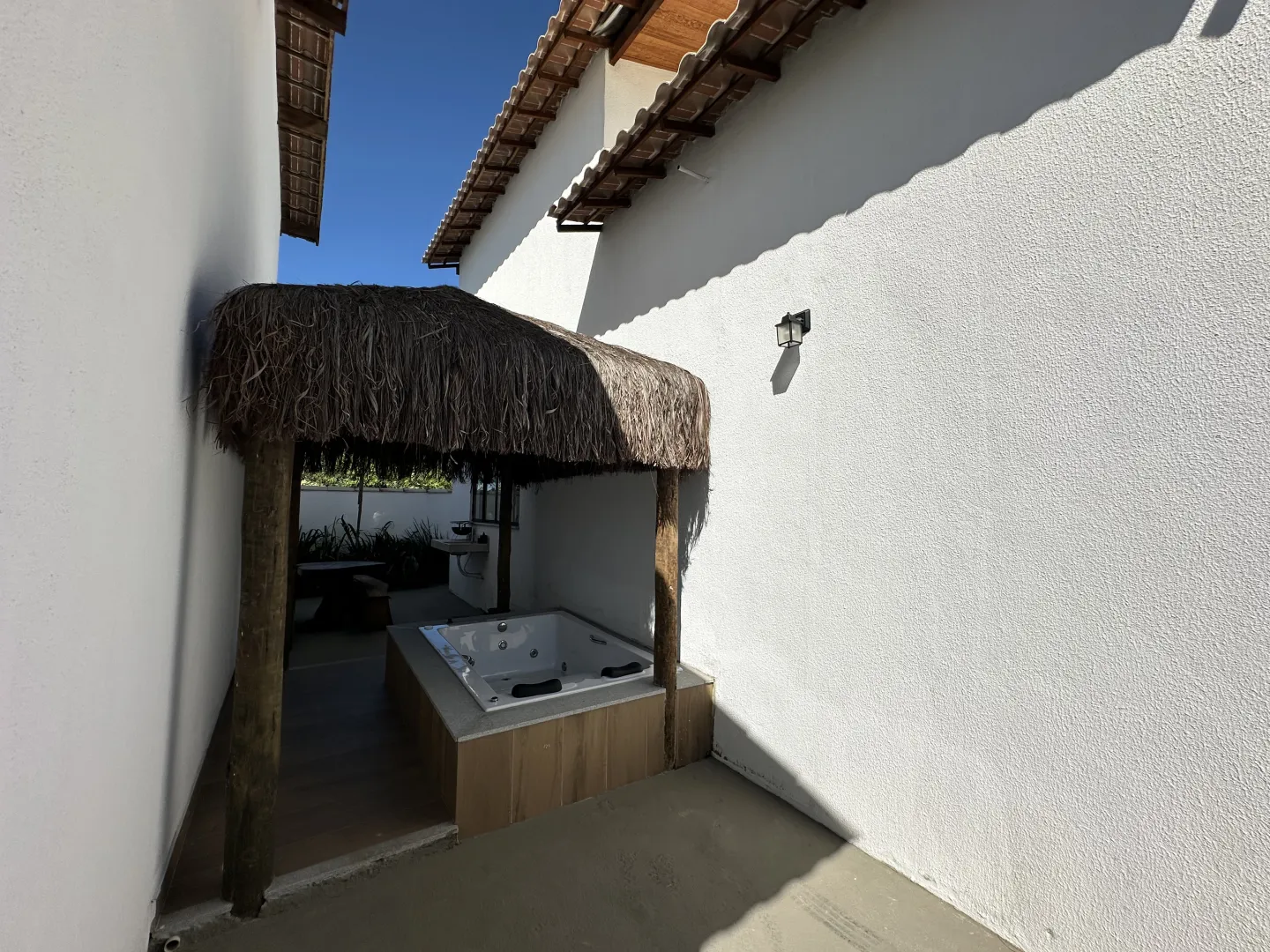 Bangal&ocirc; com Spa e Pergolado &agrave; Venda em B&uacute;zios  Armação dos Búzios - 