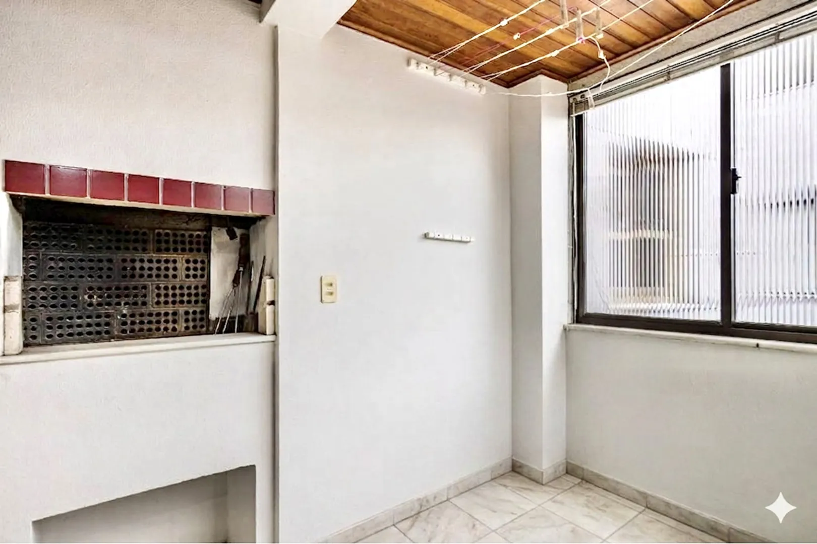 R$ 410.000 - &Oacute;TIMO APARTAMENTO - 60M2 - 2 DORM - SACADA - CHURRASQUEIRA - 1 VAGA Rua Eça de Queiroz Porto Alegre - 