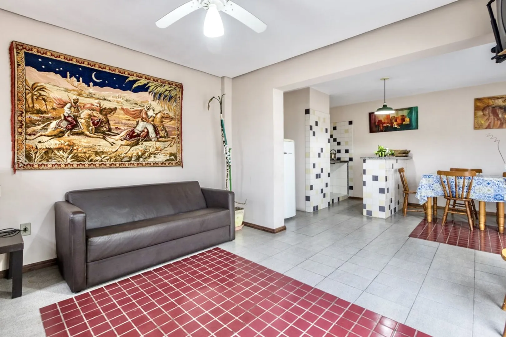 R$ 410.000 - &Oacute;TIMO APARTAMENTO - 60M2 - 2 DORM - SACADA - CHURRASQUEIRA - 1 VAGA Rua Eça de Queiroz Porto Alegre - 