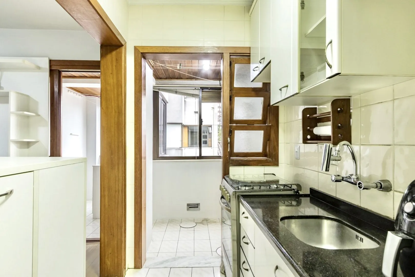 R$ 410.000 - &Oacute;TIMO APARTAMENTO - 60M2 - 2 DORM - SACADA - CHURRASQUEIRA - 1 VAGA Rua Eça de Queiroz Porto Alegre - 