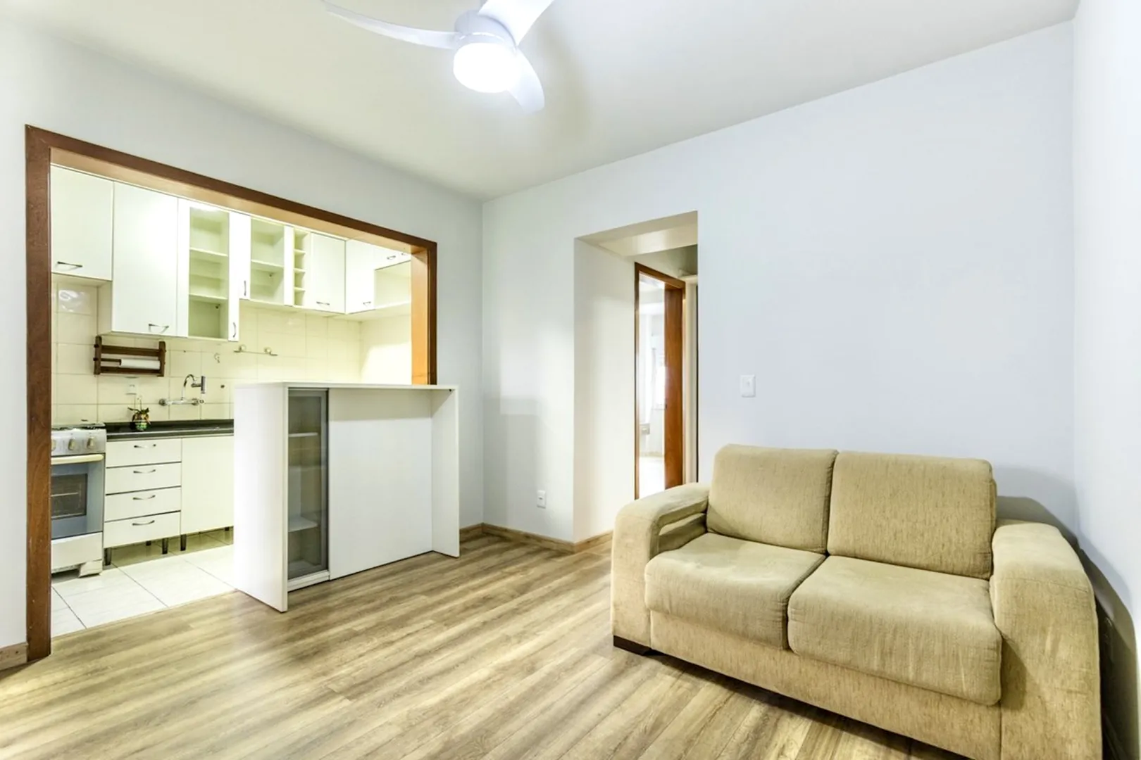 R$ 410.000 - &Oacute;TIMO APARTAMENTO - 60M2 - 2 DORM - SACADA - CHURRASQUEIRA - 1 VAGA Rua Eça de Queiroz Porto Alegre - 