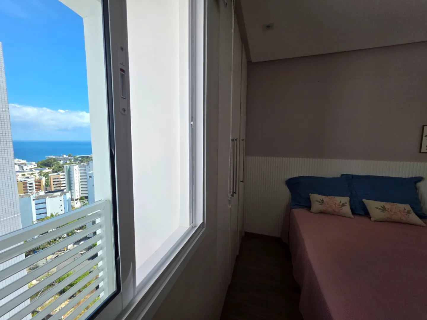 APARTAMENTO 2 QUARTOS SU&Iacute;TE VARANDA 3 GARAGENS PISCINA ACADEMIA VENDA JD APIPEMA ONDINA Rua Martins de Almeida Salvador - 