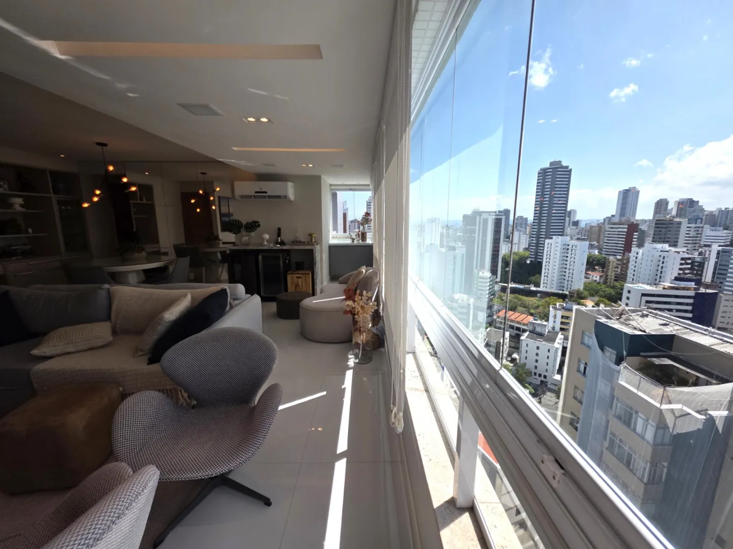 APARTAMENTO 2 QUARTOS SU&Iacute;TE VARANDA 3 GARAGENS PISCINA ACADEMIA VENDA JD APIPEMA ONDINA Rua Martins de Almeida Salvador - 