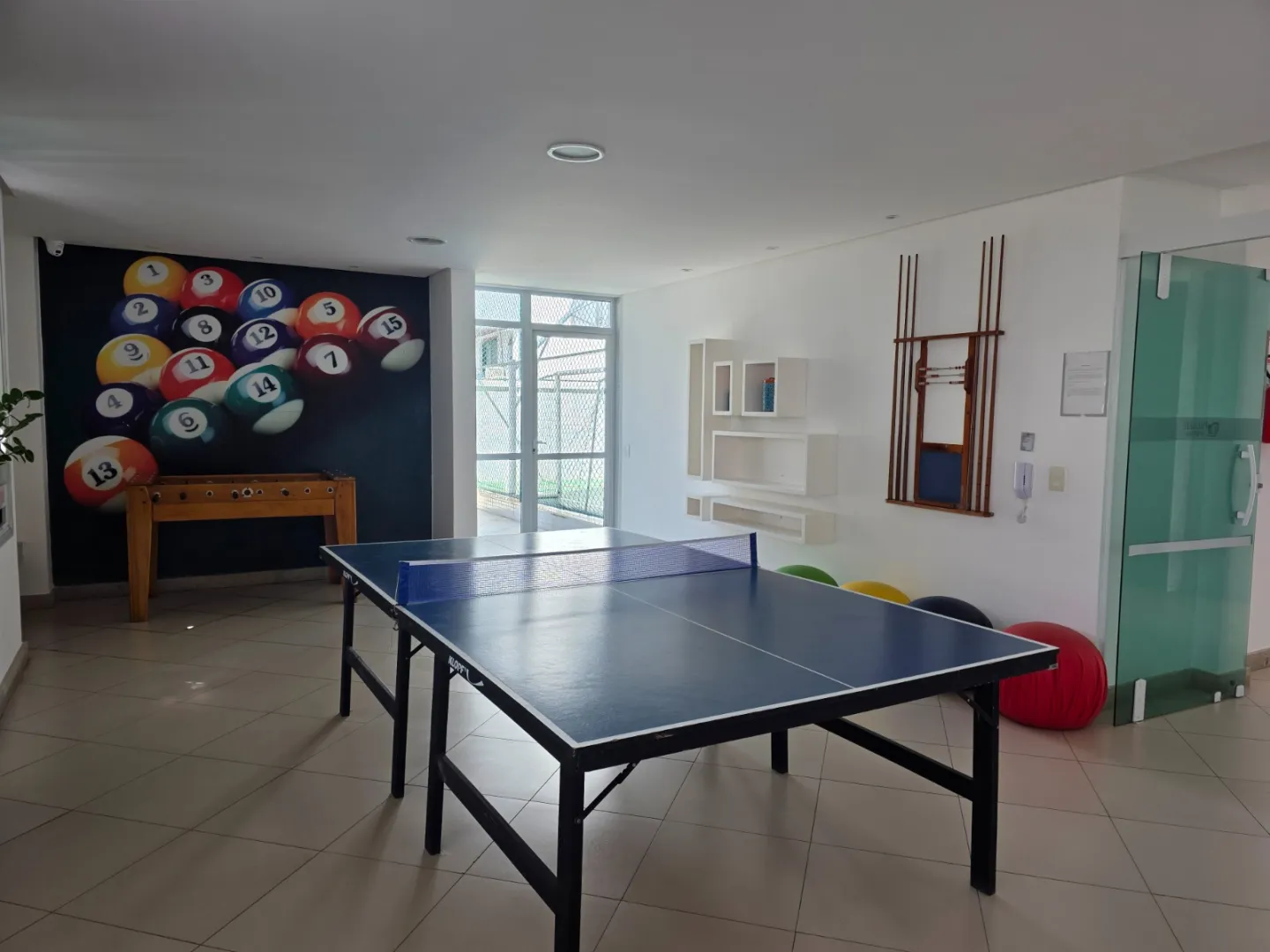 APARTAMENTO 2 QUARTOS SU&Iacute;TE VARANDA 3 GARAGENS PISCINA ACADEMIA VENDA JD APIPEMA ONDINA Rua Martins de Almeida Salvador - 