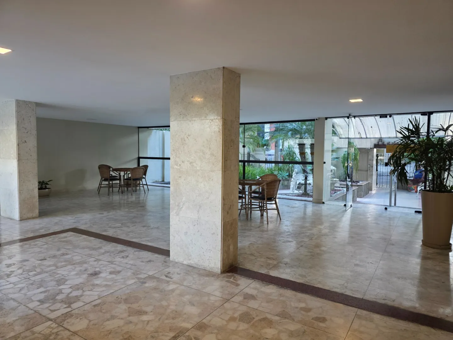 APARTAMENTO 3 QUARTOS SU&Iacute;TE DEPEND&Ecirc;NCIA GARAGEM ELEVADOR &Agrave; VENDA NA VIT&Oacute;RIA Avenida Sete de Setembro Salvador - 