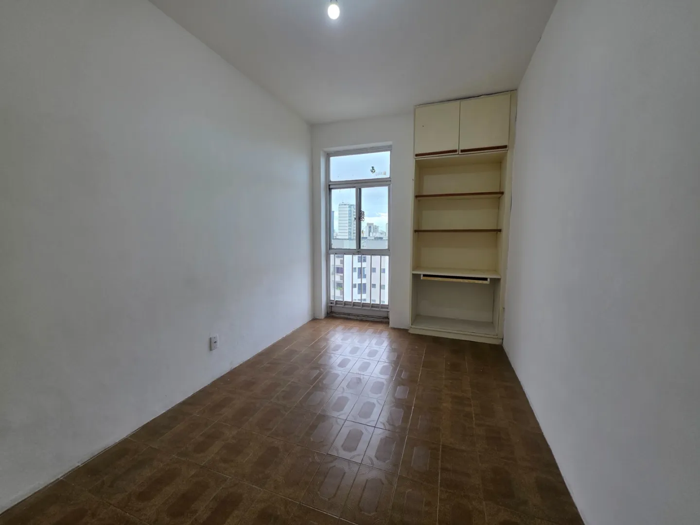 APARTAMENTO 3 QUARTOS SU&Iacute;TE DEPEND&Ecirc;NCIA GARAGEM ELEVADOR &Agrave; VENDA NA VIT&Oacute;RIA Avenida Sete de Setembro Salvador - 