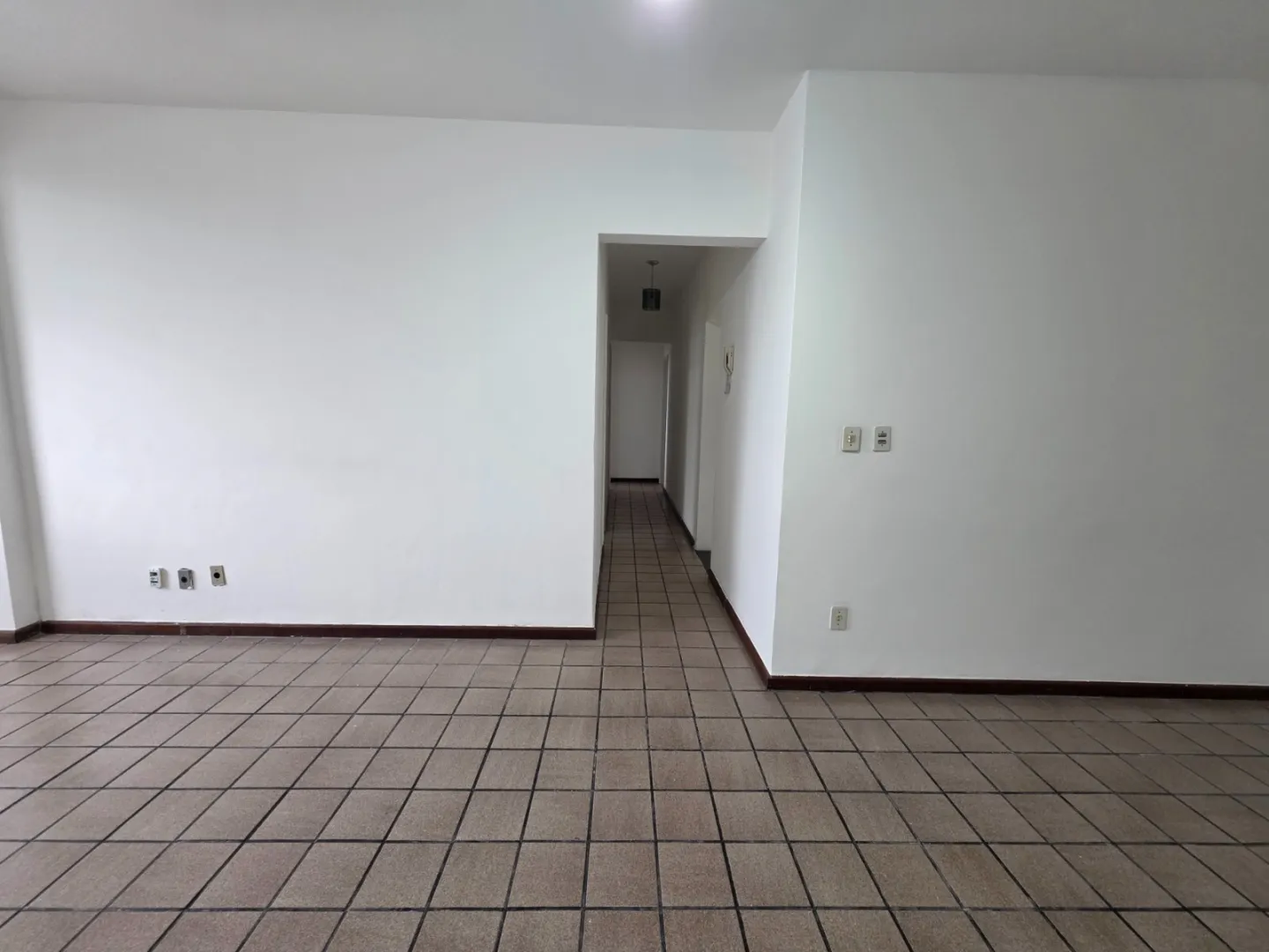 APARTAMENTO 3 QUARTOS SU&Iacute;TE DEPEND&Ecirc;NCIA GARAGEM ELEVADOR &Agrave; VENDA NA VIT&Oacute;RIA Avenida Sete de Setembro Salvador - 