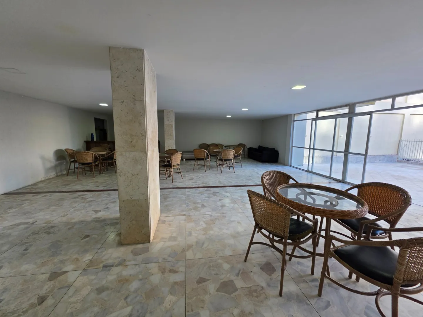 APARTAMENTO 3 QUARTOS SU&Iacute;TE DEPEND&Ecirc;NCIA GARAGEM ELEVADOR &Agrave; VENDA NA VIT&Oacute;RIA Avenida Sete de Setembro Salvador - 