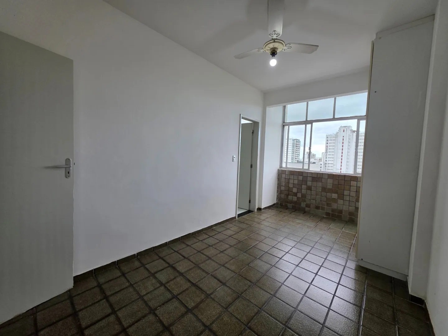 APARTAMENTO 3 QUARTOS SU&Iacute;TE DEPEND&Ecirc;NCIA GARAGEM ELEVADOR &Agrave; VENDA NA VIT&Oacute;RIA Avenida Sete de Setembro Salvador - 
