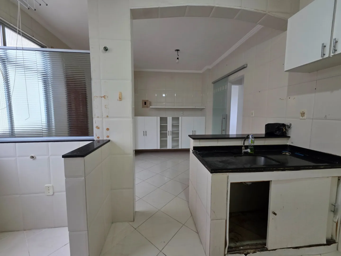 APARTAMENTO 3 QUARTOS SU&Iacute;TE DEPEND&Ecirc;NCIA GARAGEM ELEVADOR &Agrave; VENDA NA VIT&Oacute;RIA Avenida Sete de Setembro Salvador - 