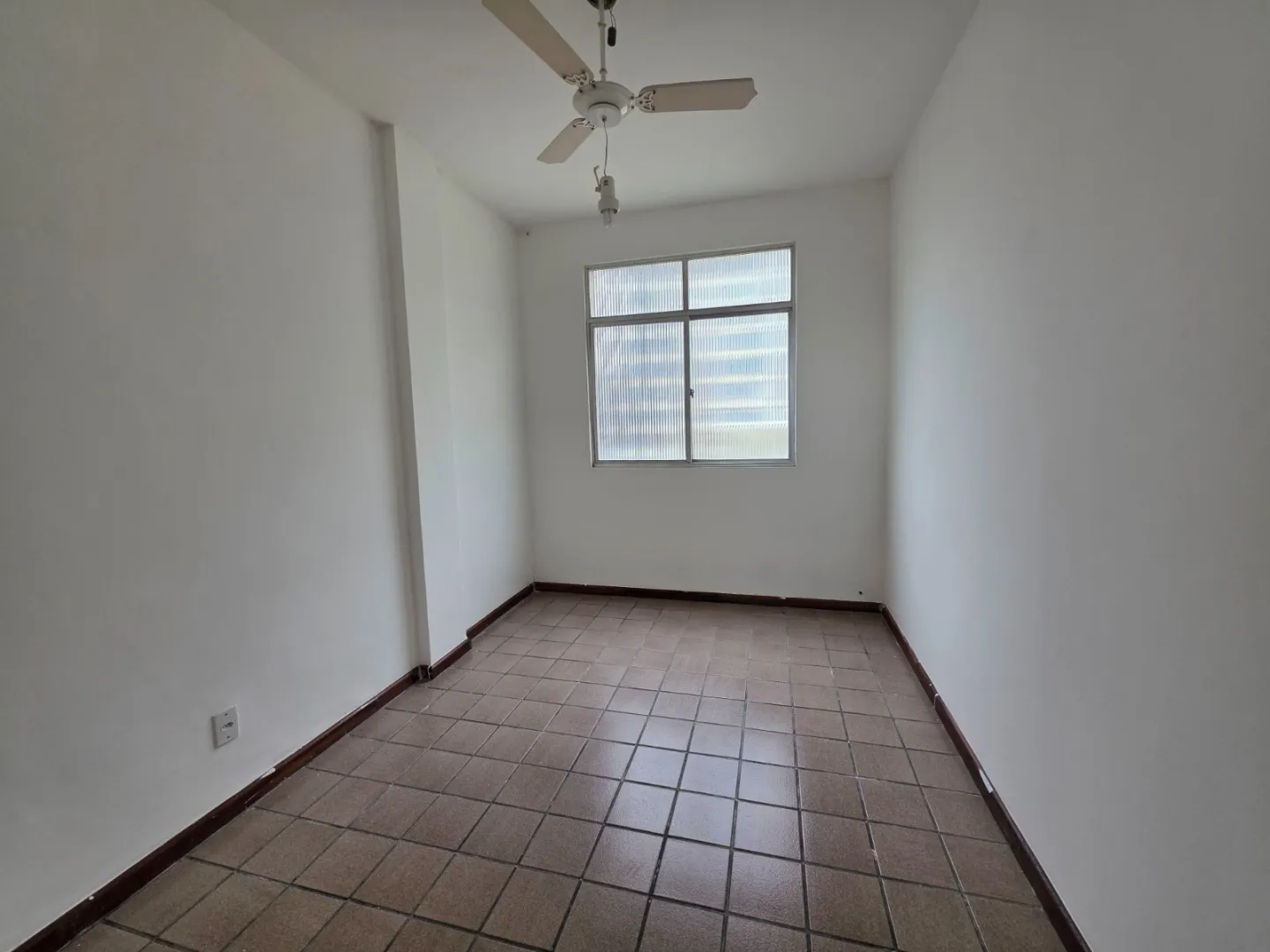 APARTAMENTO 3 QUARTOS SU&Iacute;TE DEPEND&Ecirc;NCIA GARAGEM ELEVADOR &Agrave; VENDA NA VIT&Oacute;RIA Avenida Sete de Setembro Salvador - 