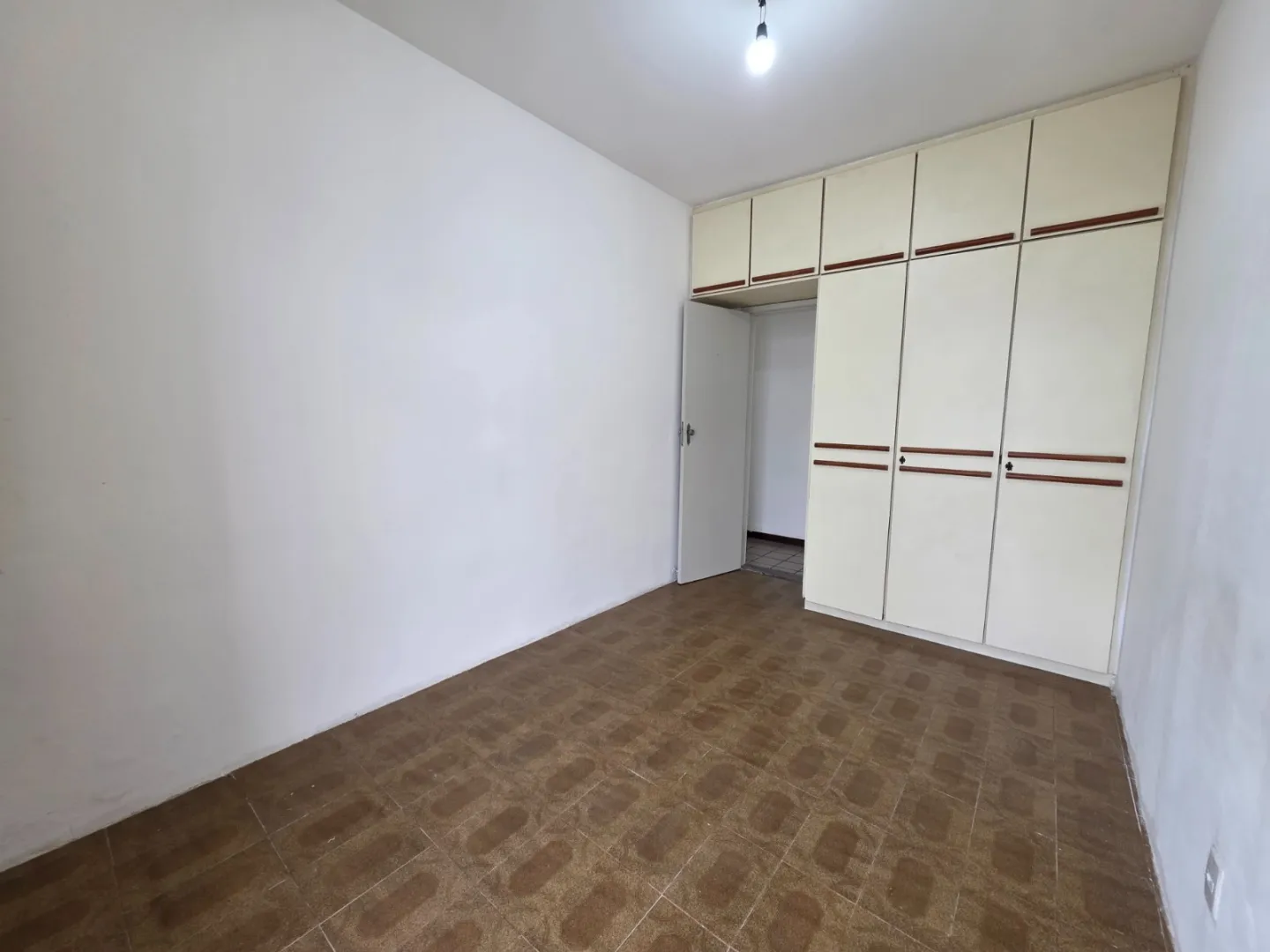 APARTAMENTO 3 QUARTOS SU&Iacute;TE DEPEND&Ecirc;NCIA GARAGEM ELEVADOR &Agrave; VENDA NA VIT&Oacute;RIA Avenida Sete de Setembro Salvador - 
