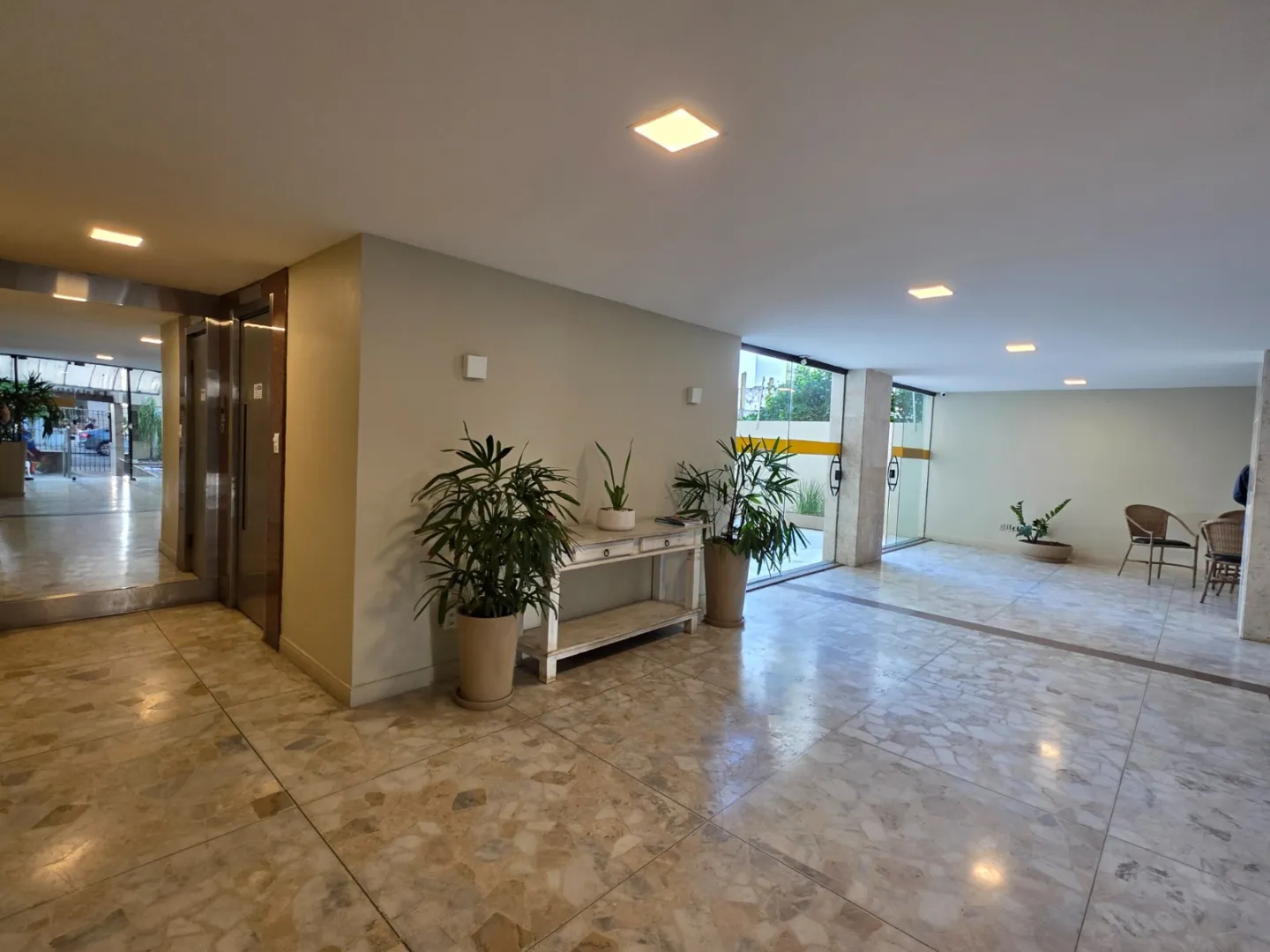APARTAMENTO 3 QUARTOS SU&Iacute;TE DEPEND&Ecirc;NCIA GARAGEM ELEVADOR &Agrave; VENDA NA VIT&Oacute;RIA Avenida Sete de Setembro Salvador - 