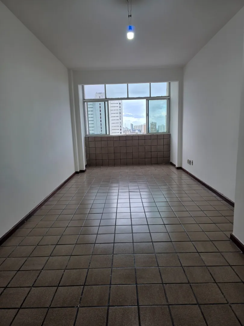 APARTAMENTO 3 QUARTOS SU&Iacute;TE DEPEND&Ecirc;NCIA GARAGEM ELEVADOR &Agrave; VENDA NA VIT&Oacute;RIA Avenida Sete de Setembro Salvador - 