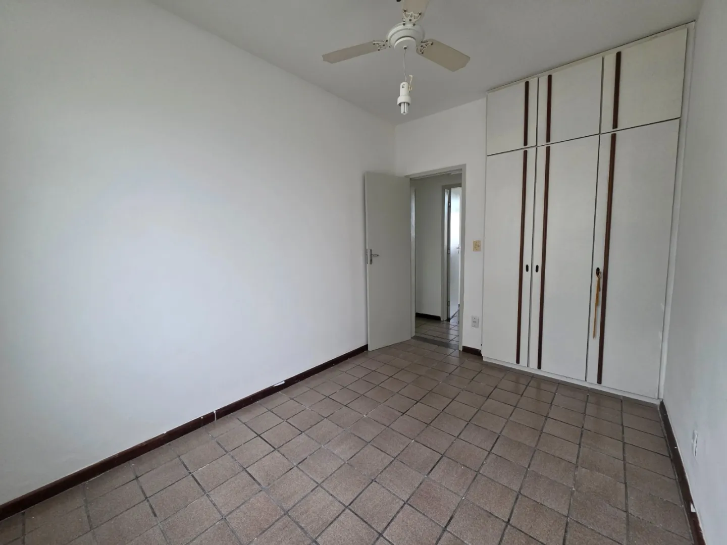 APARTAMENTO 3 QUARTOS SU&Iacute;TE DEPEND&Ecirc;NCIA GARAGEM ELEVADOR &Agrave; VENDA NA VIT&Oacute;RIA Avenida Sete de Setembro Salvador - 